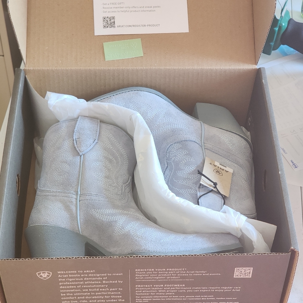 Ariat Suede Light Blue Ankle Boots Chandler In Baby Blue Jean Suede Size - Picture 8 of 16